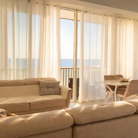 Luxury 2br At Coast 104d Apartment